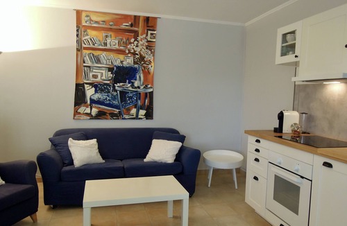Noisy-sur-Ecole Cottage | The cottage of the three gables Charming house "the blue cedar