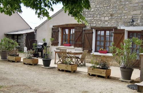 Noisy-sur-Ecole Cottage | The cottage of the three gables Charming house "the blue cedar