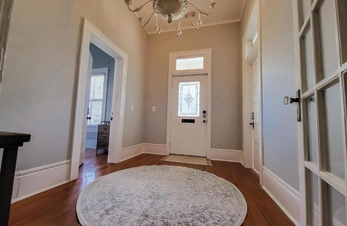 Eastman House | The Cottage on 5th