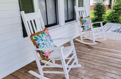 Eastman House | The Cottage on 5th