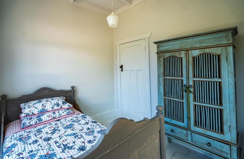 Russell House | The Cottage on Beresford