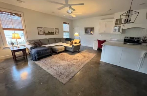 Fayetteville Cottage | The Cottage on Double Springs