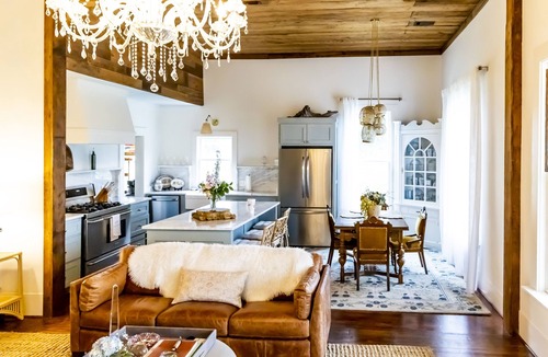 Murfreesboro Cottage | The Cottage on Maple