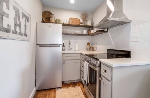 Mason House | The Cottage on Regan