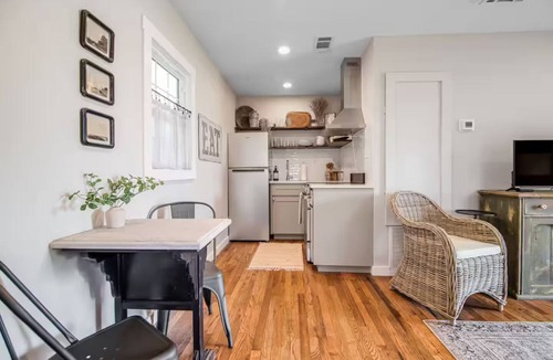 Mason House | The Cottage on Regan