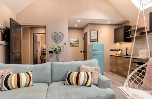 Buchlyvie Cottage | The Cottage - ultimate couples escape with hot tub