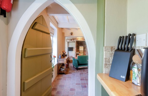 Linton House | The Cottage Vineyard