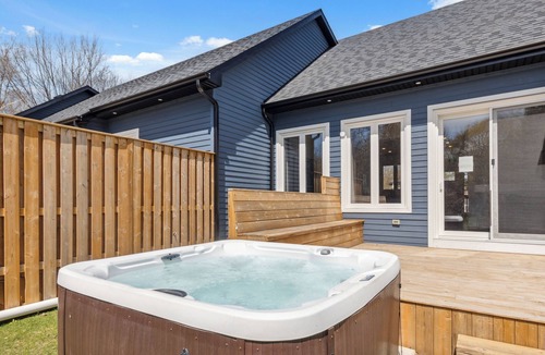 The Blue Mountains House | The Cottages at Blue