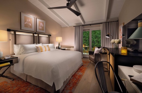 Menlo Park Hotel | The Cottages Hotel