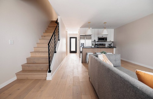 Mankato House | -The Cotton House- Modern, Clean, Close to MSU!