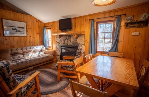 Babbitt Cabin | The Cougar Cabin at Timber Bay
