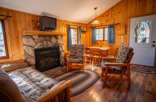 Babbitt Cabin | The Cougar Cabin at Timber Bay