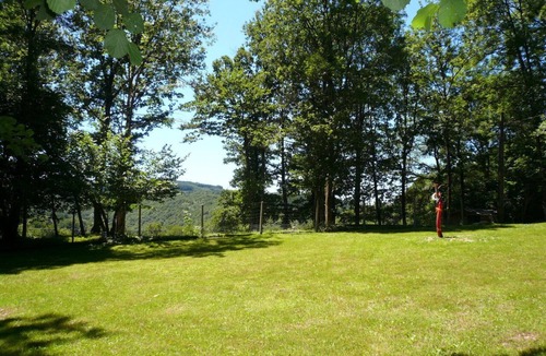 Castelnau-de-Brassac Ski Chalet | The country caravan, a paradise for nature lovers