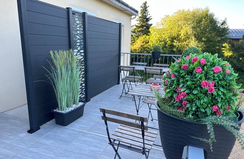 Fondettes Apartment | The countryside, 5 minutes from downtown Tours