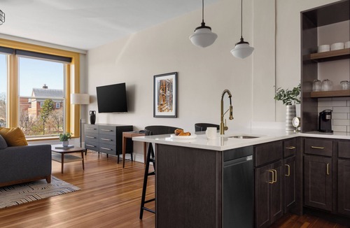 Salem Hotel | The Courier Hotel