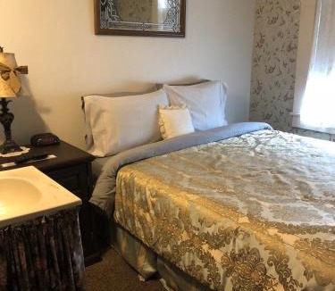Fort Scott Hotel | The Courtland Hotel & Spa