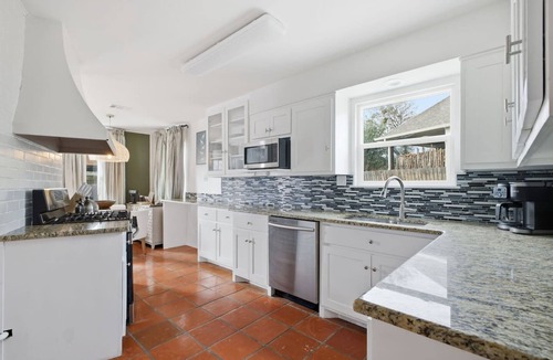 Shearer Hills - Ridgeview House | The Courtside Oasis, Mini Golf, Pool, Hot Tub