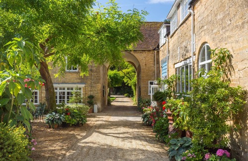 Kemerton Cottage | The Courtyard Cottage