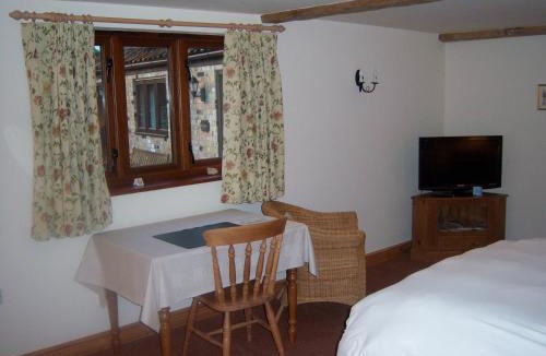 Lowestoft House | The Courtyard, Laurel Farm