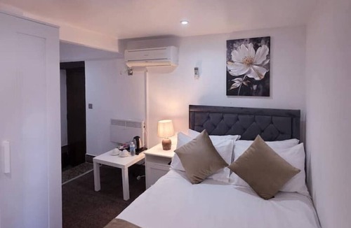 Stotfold Bed & Breakfast | The Courtyard Lodge 11 Rooms