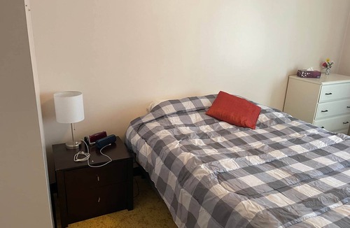 Sainte-Anne-des-Monts Hostel | The Couvent, 203 - Queen bedroom