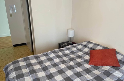 Sainte-Anne-des-Monts Hostel | The Couvent, 203 - Queen bedroom