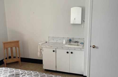 Sainte-Anne-des-Monts Hostel | The Couvent, 412- chambre Queen