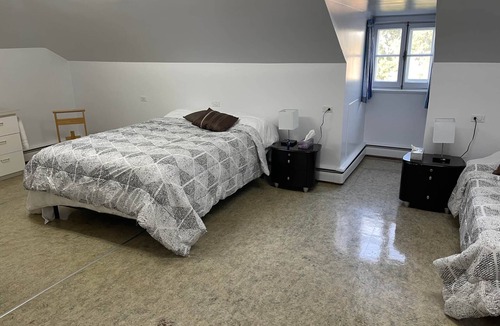 Sainte-Anne-des-Monts Hostel | The Couvent, 403 - chambre Queen + Double