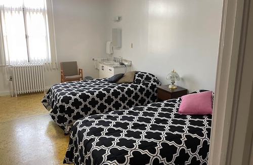 Sainte-Anne-des-Monts Hostel | The Couvent, 234 - chambre 2 lits simple