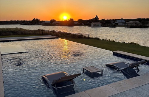 San Angelo House | The Cove at Lake NasworthynnLuxury