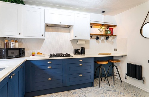 Solihull Apartment | The Cove - Free Parking