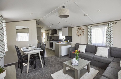 Cayton Bay Cabin | The Cove