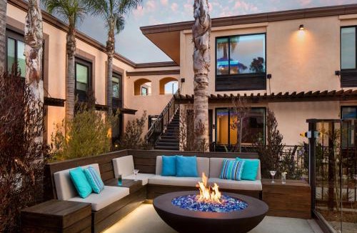 Harbor Hotel | The Cove Hotel