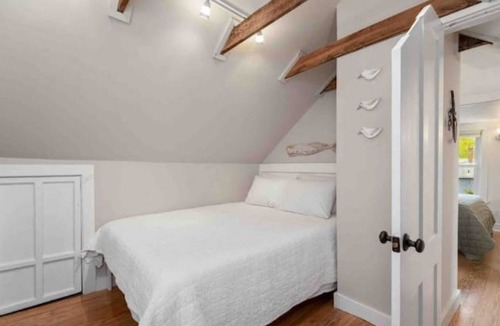 East Greenwich House | The Cove House