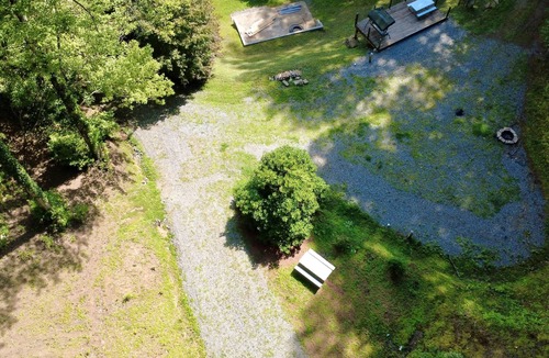Robbinsville RV Rental | The Cove Site 3- 50 Amp, Full Hookup, Picnic Table