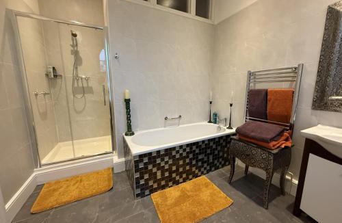 Glastonbury House | The Covenstead