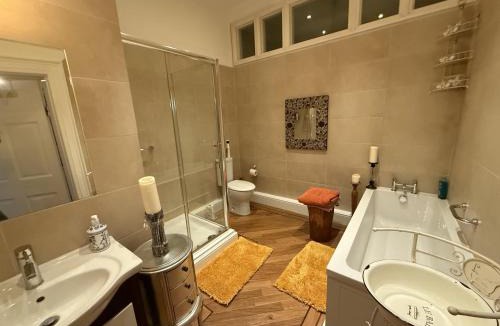 Glastonbury House | The Covenstead