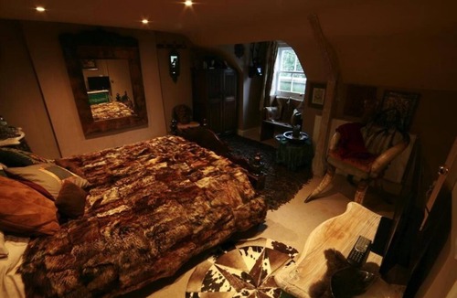 Glastonbury House | The Covenstead