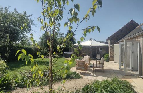 Dursley House | The Cow Byre