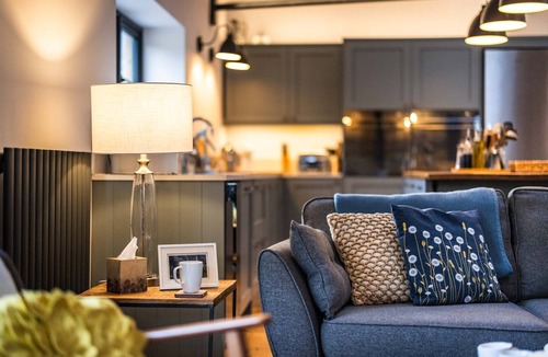 Atlow House | The Cow Shed @ Atlow Mill