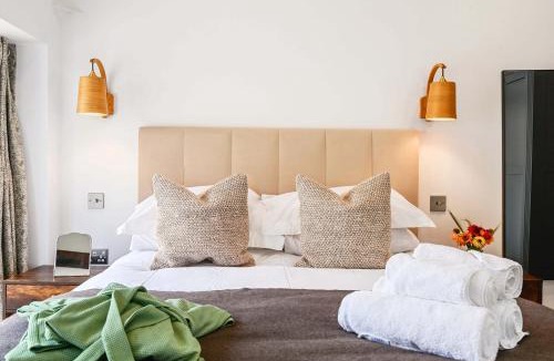 Blackham House | The Cow Shed