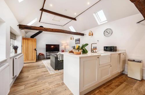 Blackham House | The Cow Shed