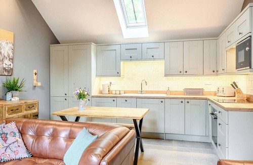 South Littleton Cottage | The Cow Shed - UK38575