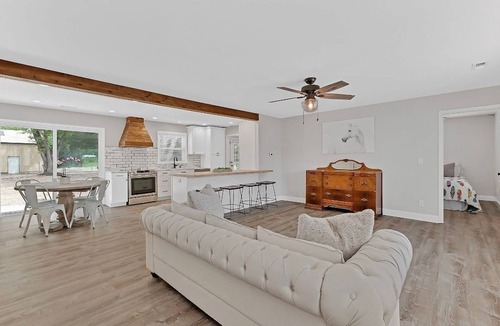 Winfield House | The cowboy Compound. 4-bedroom house in terrific Winfield with AC