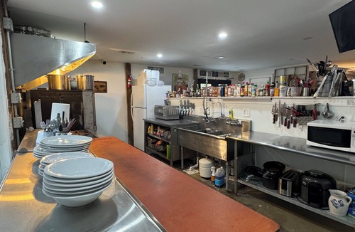 Winfield House | The cowboy Compound. 4-bedroom house in terrific Winfield with AC