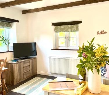 Brazzacott House | The Cowshed - Cottage in Cornwall