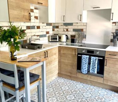 Brazzacott House | The Cowshed - Cottage in Cornwall