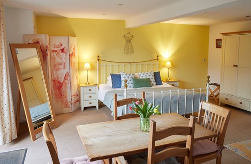 Hickling Bed & Breakfast | The Cowshed @ Dairy Barns