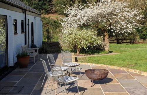 Busbridge Apartment | The Cowshed