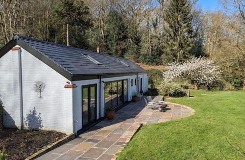 Busbridge Apartment | The Cowshed